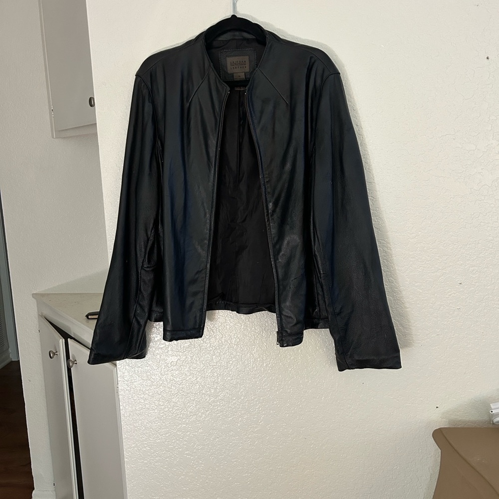 Elegant Black Leather Jacket